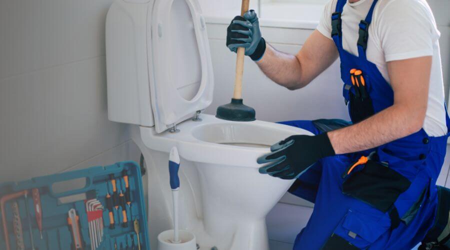 Expert burst pipe repair services in Darlington, MO